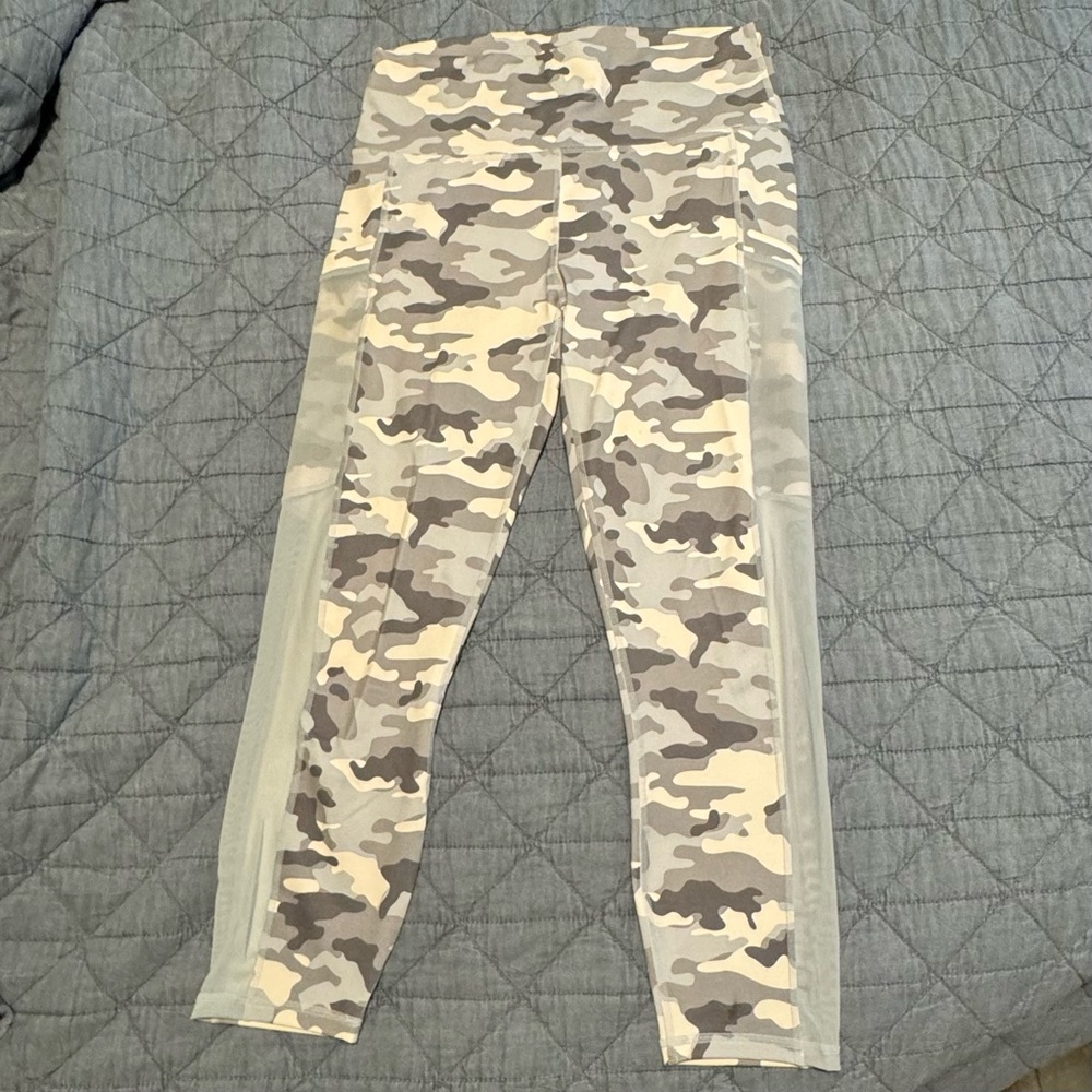 medium powerhold fabletics leggings